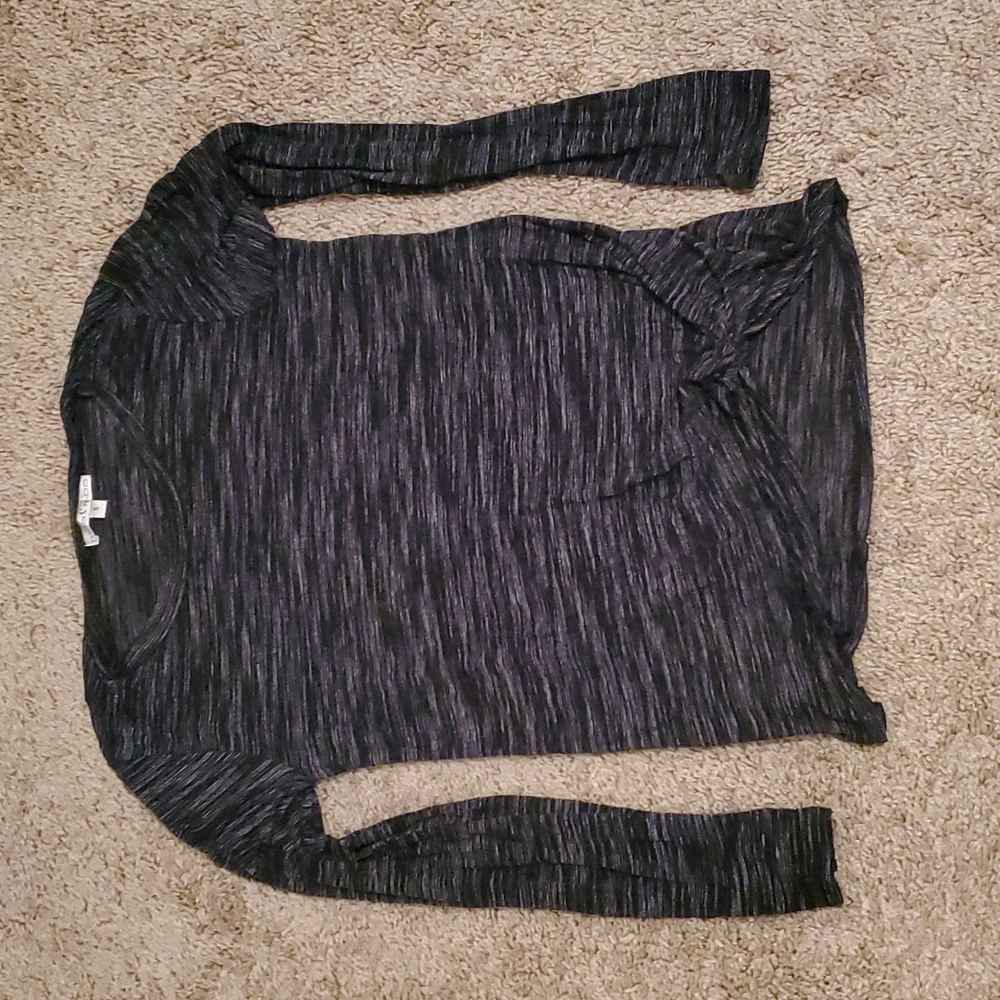 Long sleeved shirt with ruched bottom